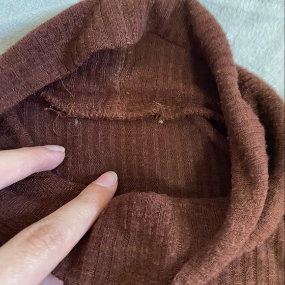 Brown turtle neck tank top with tie at the front - Picture 10 of 11